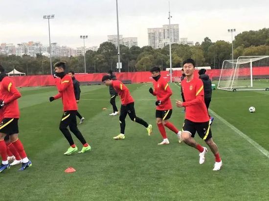 亚洲产国偷v产偷v自拍涩爱